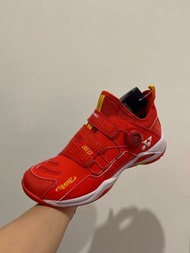 全新YONEX SHB88DEX (BRIGHT RED) 24.5cm