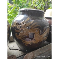 Tempayan ukiran Naga