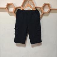 Unisex black 7/ 4 cargo shorts size L