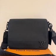 lv 很好看的男包💕💕💕