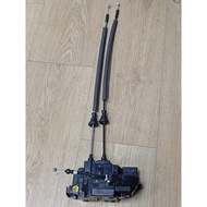 DOOR LOCK F/RH W/ACTUATOR > HYUNDAI SANTAFE 2.7CC (PETROL) > 81320-2B020 > GENUINE PART