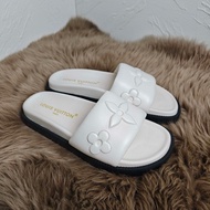 LV路易威登 Logo印花露趾 EVA 一字拖鞋 白色