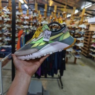 6.5 UK / 25.5 Cm sport shoes