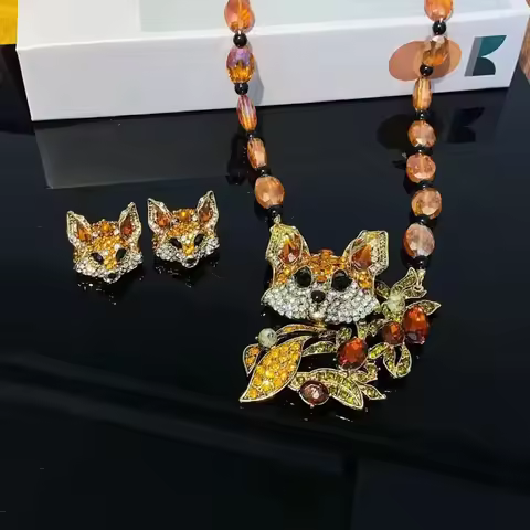 Luxury Crystal Cat Necklace Earrings Exaggerated Beaded Rhinestones Pendant Necklace Accessories Nec