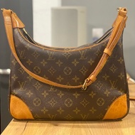 Louiis Vuitton LV 經典 牛角包斜背包