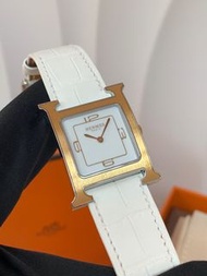 Hermes HEURE H 腕錶，中號，30毫米 緞面磨砂純玫瑰金鑲飾不銹鋼錶殼 配白色鱷魚🐊皮表⌚️帶石英 現貨 好價🔥