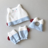 富士貓系列。嬰兒帽。手套。手搖鈴。彌月禮盒