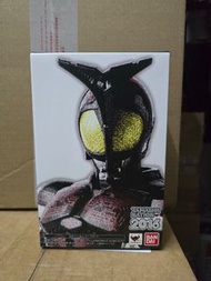Bandai S.H.Figuarts 真骨雕幪面超人Dark Kabuto