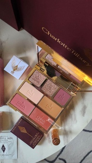 พาเลทแต่งหน้า CHARLOTTE TIlBURY HOLLYWOOD INSTANT LOOK IN A PALETTE 2025 พาเลทเดียวครบทั้งตา แก้ม แล