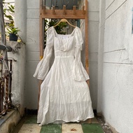 2hand white dress, waist 56 to 68cm, length 121cm, code 301