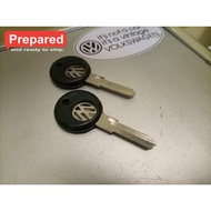Volkswagen Beetle Key VW logo