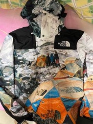 The North Face x INVINCIBLE 聯名雪山營地 （M亞洲碼）