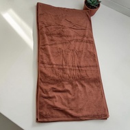 Large brown cotton towel, size 70x140cm, weight 380g for cleaning feet in the bathroom and cleaning 