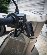 ใหม่!! ชุด ที่จับ มือถือ ใต้แฮนด์ Lambretta X300 X200 X250 รุ่น Strong แข็งแรง หล่อลงตัว ซ่อนมือถือห