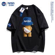 Nasa2022ใหม่ในช่วงฤดูร้อนการ์ตูนหมีพิมพ์ผ้าฝ้ายที่เรียบง่ายผู้ชายและผู้หญิงที่มีแขนสั้นคู่เสื้อยืดผลิตภัณฑ์ไม่มีถุงของขวัญ