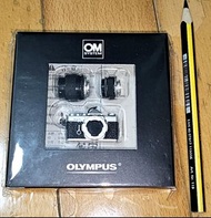Olympus OM-1 miniature SLV (W) 相機小模形掛飾，微型玩具， 並非真實相機，约1/6大小