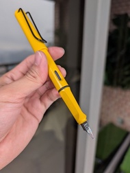 Lamy Yellow Safari Fountain Pen Rare Black Nib 黃鋼筆稀黑色筆尖