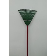 Penyapu Cakar (Plastik)