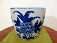 Keramik Pajangan Pot Bunga Tebal Putih Biru Besar Motif Mawar Size 2
