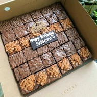 Kue Ulang Tahun Gift Pack Brownies Crunchy Jumbo Size - 36 pcs