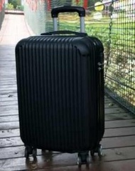 經典款直條行李箱24吋（黑色磨砂款）