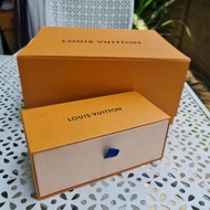 Lv Box Second-Hand Glasses Drawer Size 7x3.5x3 Inches There Are Signs Of Use In Good Condition. Come