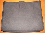 九成新 厚手提電腦保護套 用魔術貼 大約闊14吋 長10.5吋 厚1.5吋