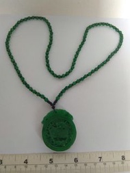 鐵龍生龍牌約一點五寸，雙面雕刻，好工，不保A，配上一條4mm 22寸玉打結鏈。B1.3.24