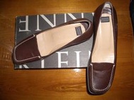 EQIQ旗下ANNE KLEIN咖啡色三角跟包鞋淑女鞋