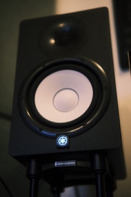 Yamaha HS7 + iso acoustics iso-200