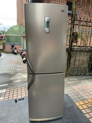 二手中古樂金LG327公升二門冰箱，保固3個月，請加line帳號chin0290或打電話0955318576詢問