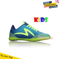 Specs Kids' Futsal Shoes, Trendy Model, High Quality Rubber Outsole