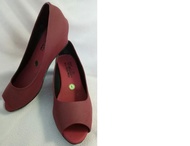 Doll Me Up Shoes - Simply Maroon Open Toes Wedge
