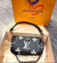 💯🆕 LV Multi Pochette Accessoires 黑色牛皮 麻將包二合一腋下包