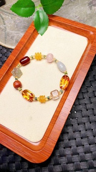 原創手工客製天然多寶手鏈 色澤油潤 規格 9 公釐 配天然花珀桶珠