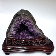 🔴👑 紫晶洞  紫水晶洞  約5公斤重   24*27*18 公分 尺寸  含 實木 木座 不規則狀  量的是大約數哦~