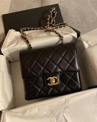 Chanel 22K最新款方胖子 Mini Flap Bag 黑色 山羊皮 金扣