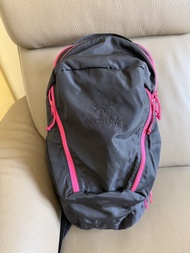 Arc'teryx x BEAMS 黑色背包Mantis 26