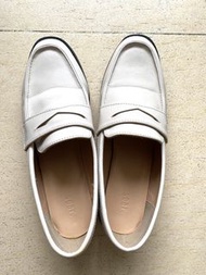 SOAR 白色女裝樂福鞋 women loafers