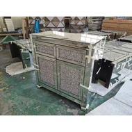 HOT ITEM ALMARI DIOMAND