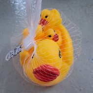Little Rubber Duck Mother With 3 Ducks