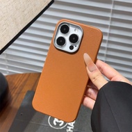 1 miếng da nâu - bảo vệ vân da1 miếng da nâu - bảo vệ vân da Ốp điện thoại tương thích với iPhone16E