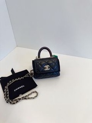 Chanel 25A coco handle nano  黑金荔枝牛皮 紅蜥蜴手提