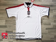 เสื้อฟุตบอลย้อนยุคทีมชาติ อังกฤษ  ชุดเหย้า เกรดแฟนบอล ปี 2003/04 England Retro Jersey 2003/04 ( AAA )