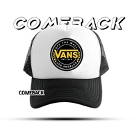 Pemandu lori lelaki vanss mempunyai topi besbol mesh terkini