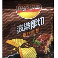 ✼Lays Bbq steak, crispy chicken, kyushu seaweed, original chips