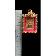 (0135)Phra Somdej Wat Bangkhunprom Pim Yai Leklai & King Rama V🙏泰国罕见珍贵力泥五世皇小尊崇笛古董佛牌🙏Ready Stock Mala