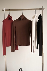 Áo thun tay dài cổ cao nữ BASIC CHEWY TOP