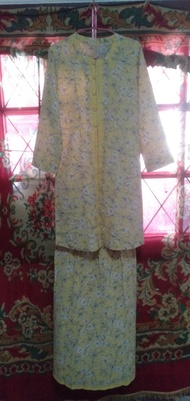 New...ชุดเดรสอิสลาม เสื้อ-กระโปรง สีเหลืองดอกไม้ขาว อก 36-38 นิ้ว