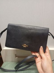 Coach黑色牛革斜背包